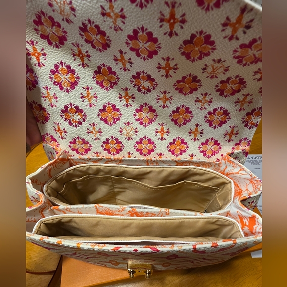 Louis Vuitton 2024 By The Pool Metis Coral - Picture 15 of 17